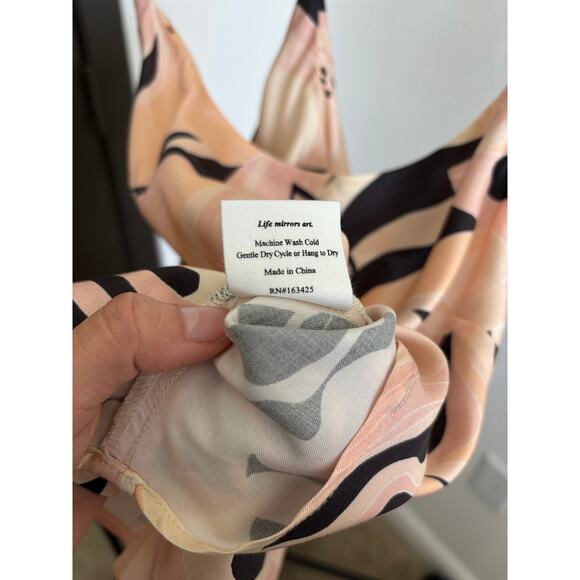 Untitled in Motion flowy tank top - Picture 6 of 6